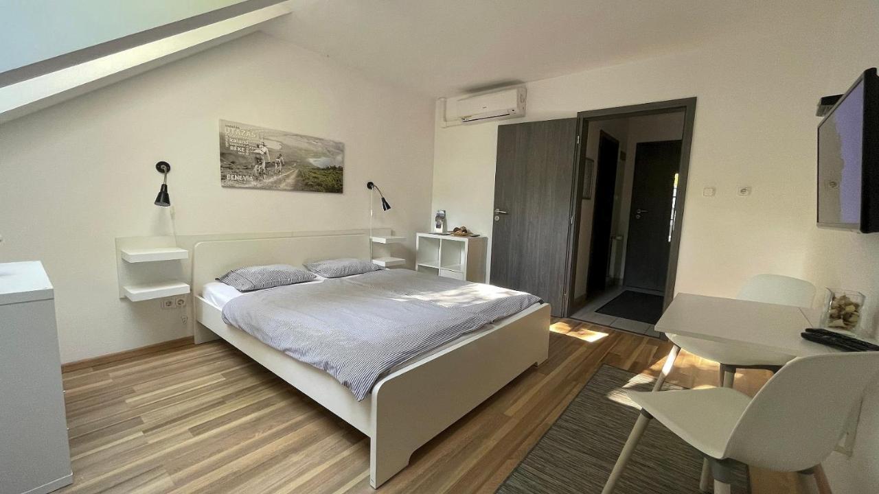 Benevia Apartments Pécs Exteriör bild